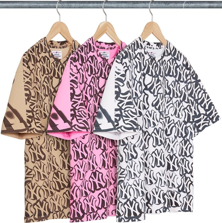 Supreme®/New York Yankees™Airbrush S/S Top